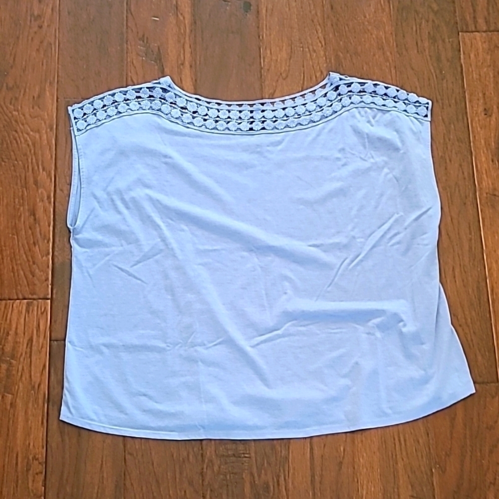 New Directions shirt with embroidery detail size 2X